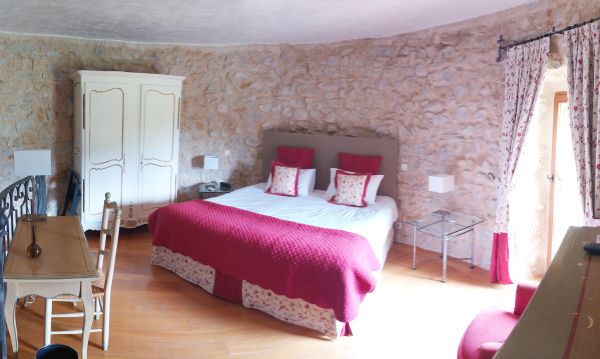 Suite La TOUR & Petit Déjeuner